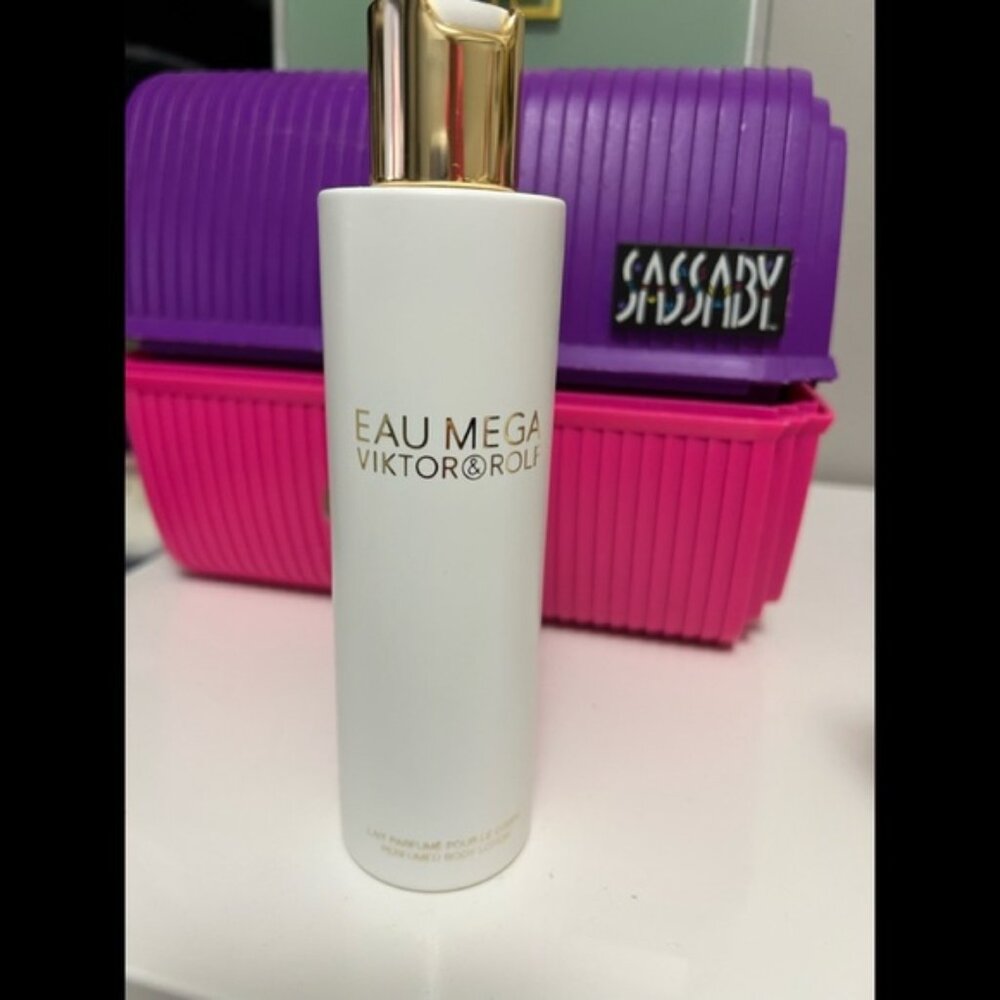 Viktor & Rolf Eaumega Body care